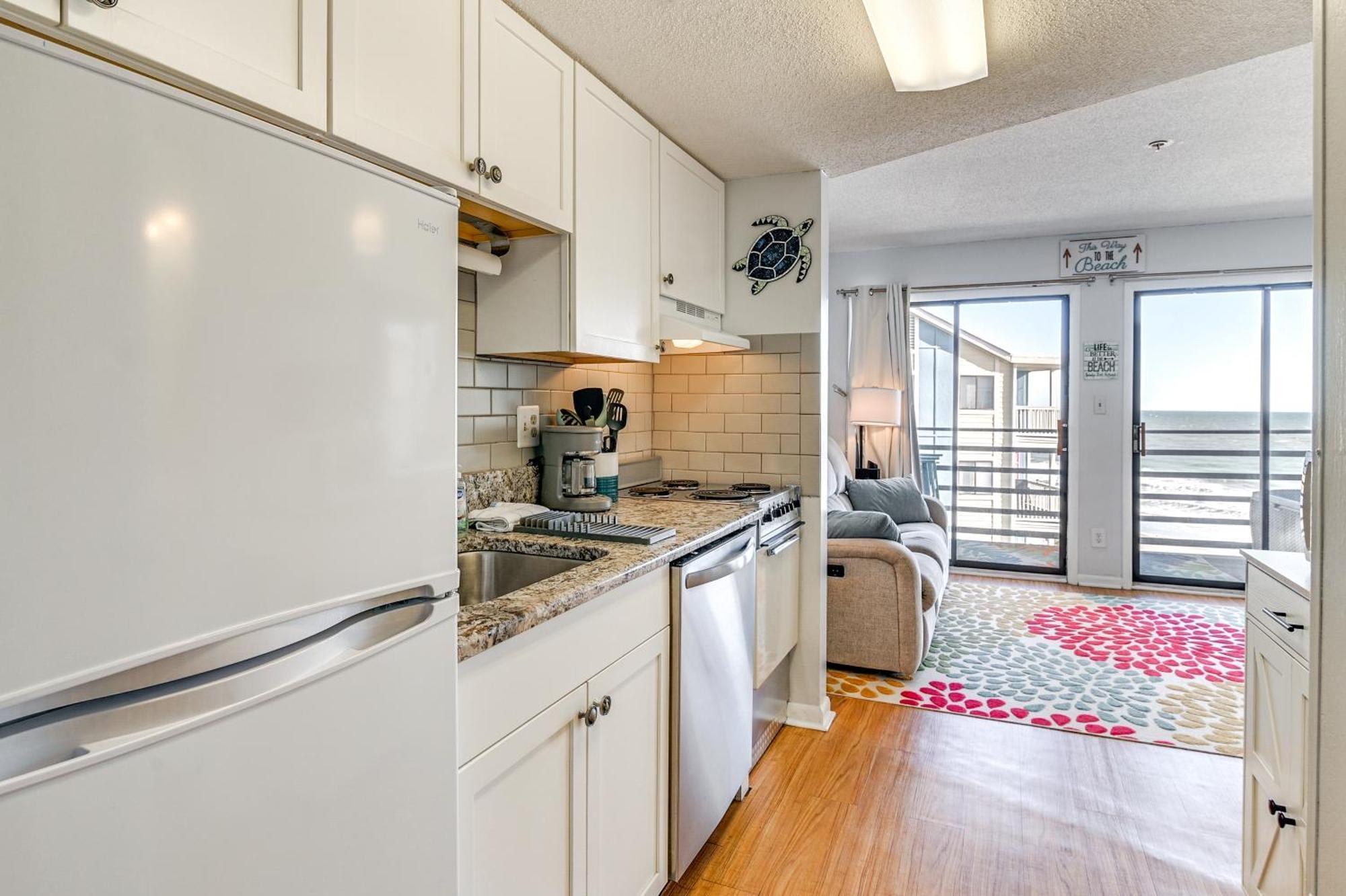 Cozy Beachfront Condo With Wifi, Views And Pool Access Myrtle Beach Eksteriør billede